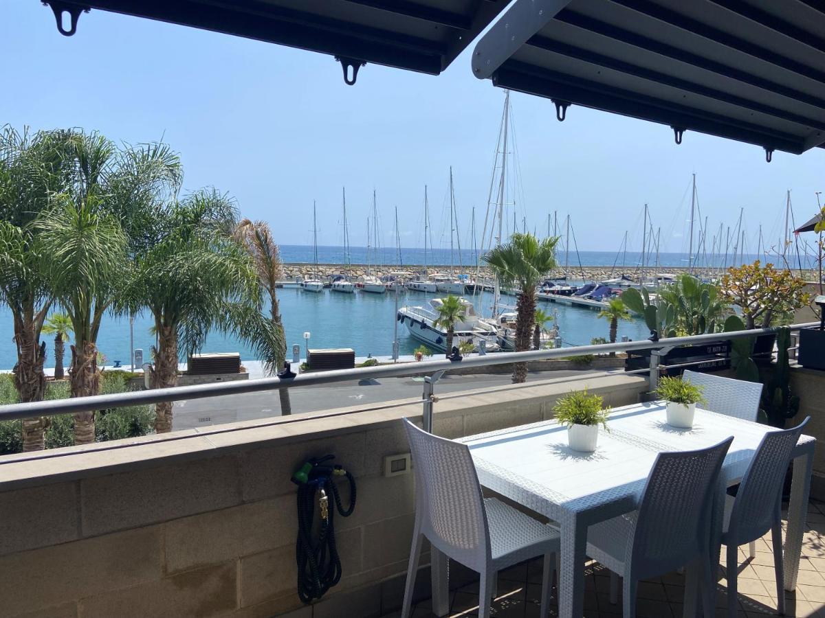 Luxury Apartment San Lorenzo Al Mare Exterior photo