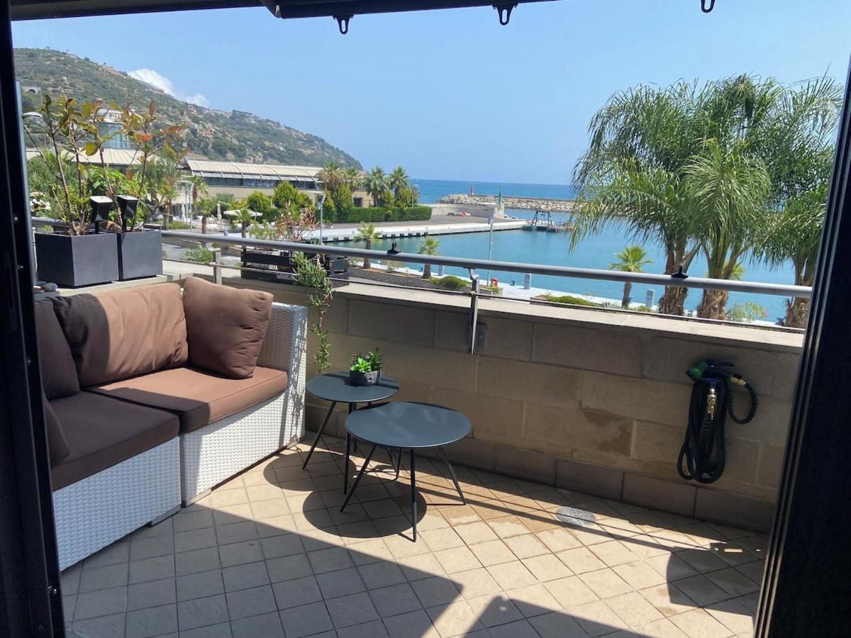 Luxury Apartment San Lorenzo Al Mare Exterior photo